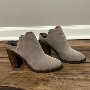 Dole Vita Suede Heeled Mule
